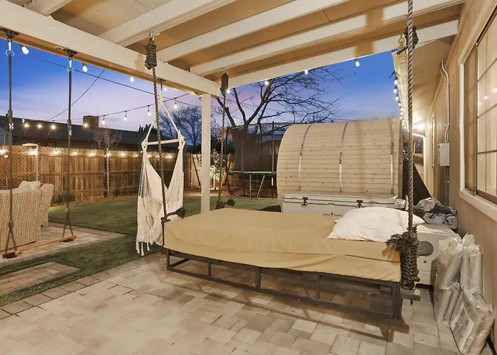 Holiday home Private Estate: Hot Tub Sauna Cold Plunge Game 3br Sleeps 8
